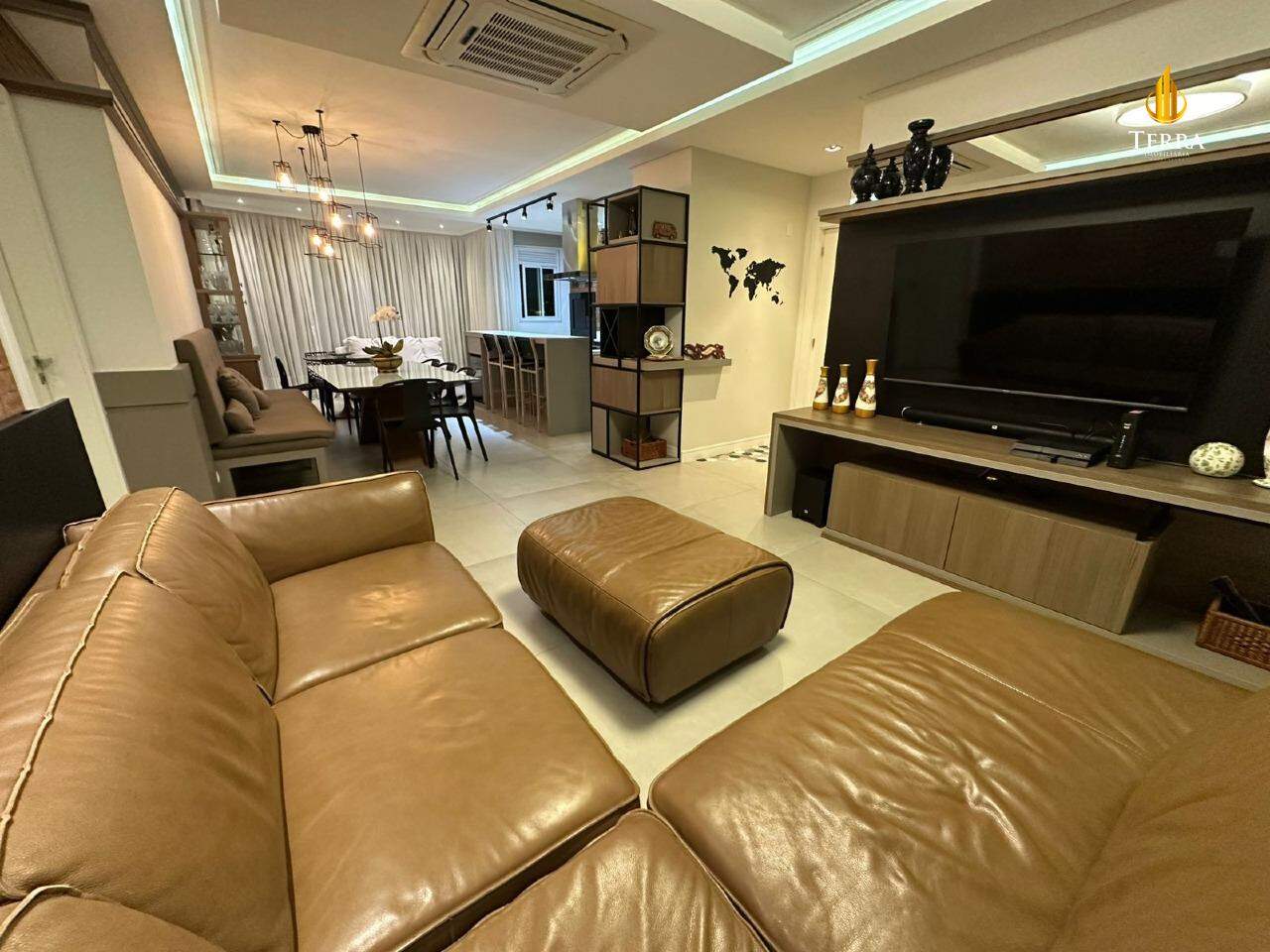 Edifício Torre Esmeralda Apartamento com 3 quartos, Centro: 