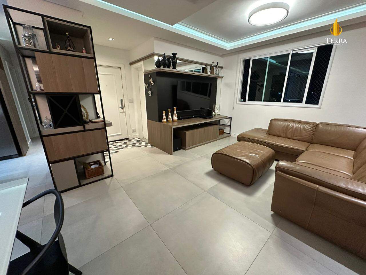 Edifício Torre Esmeralda Apartamento com 3 quartos, Centro: 