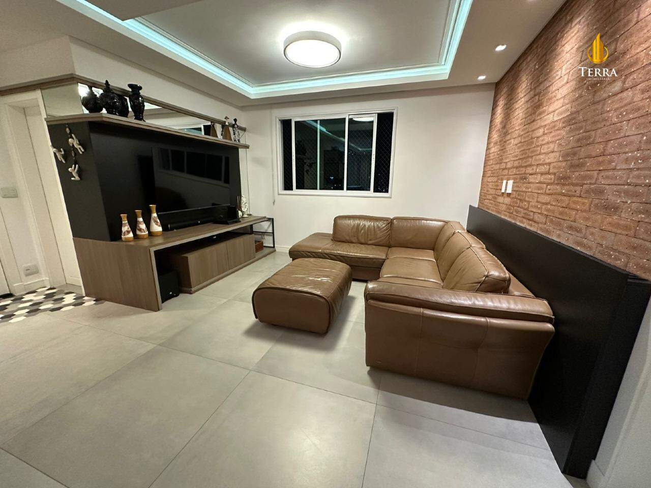 Edifício Torre Esmeralda Apartamento com 3 quartos, Centro: 