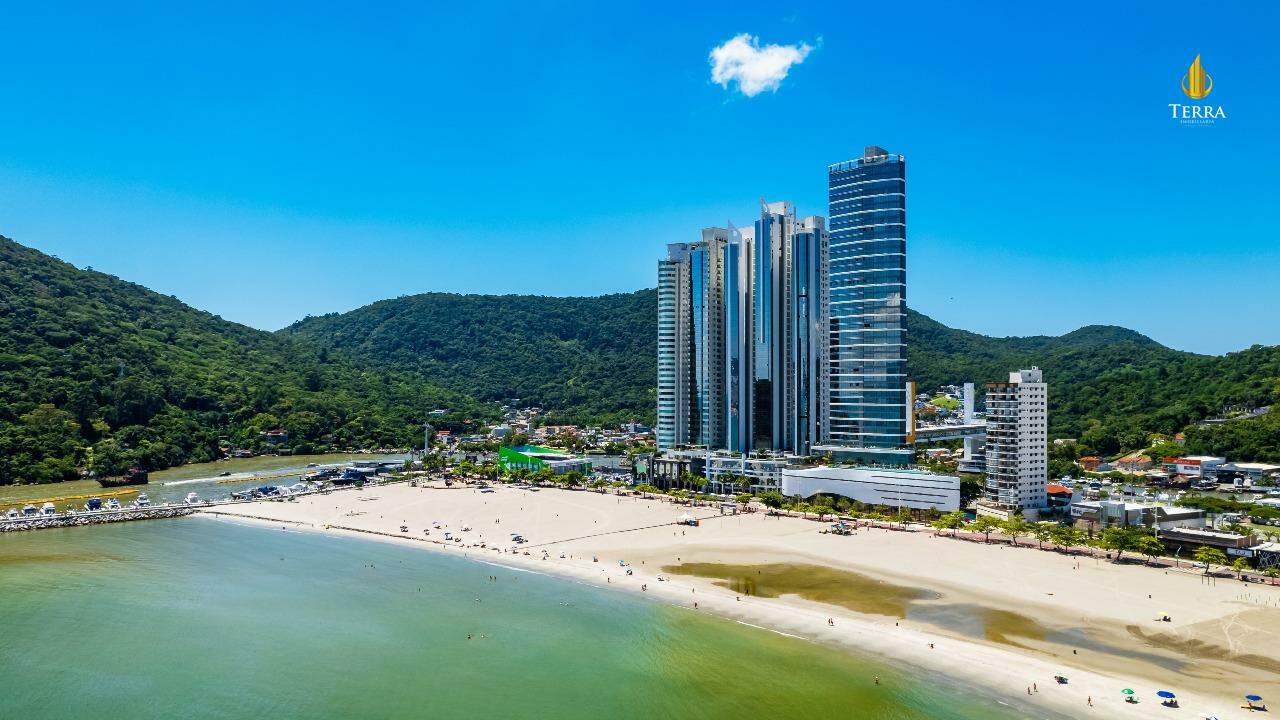 Edifício Pharos Residencial Apartamento com 4 quartos, Centro: 