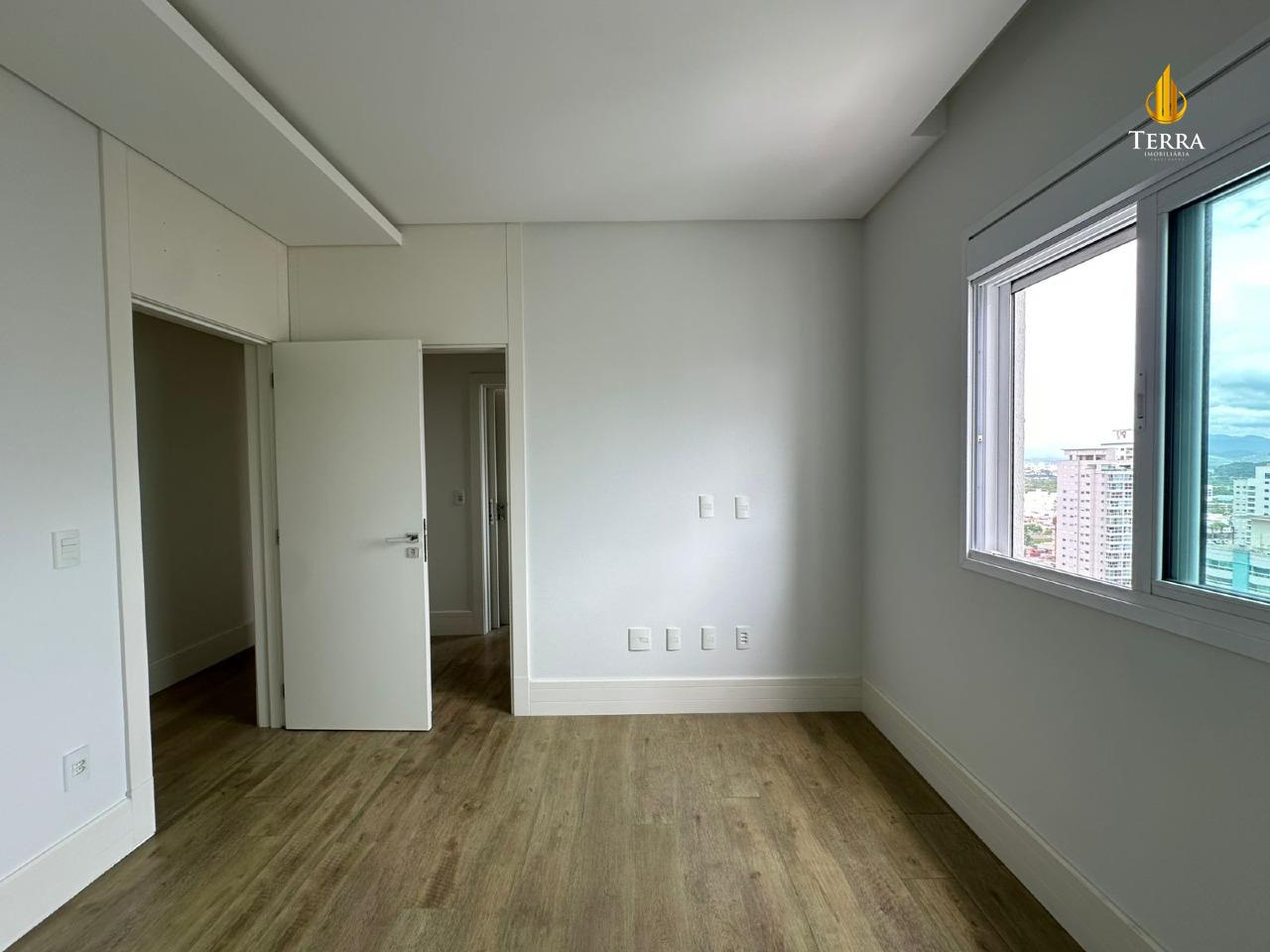 Edifício Ville Del’ Acqua Residence Apartamento com 4 quartos, Centro: 