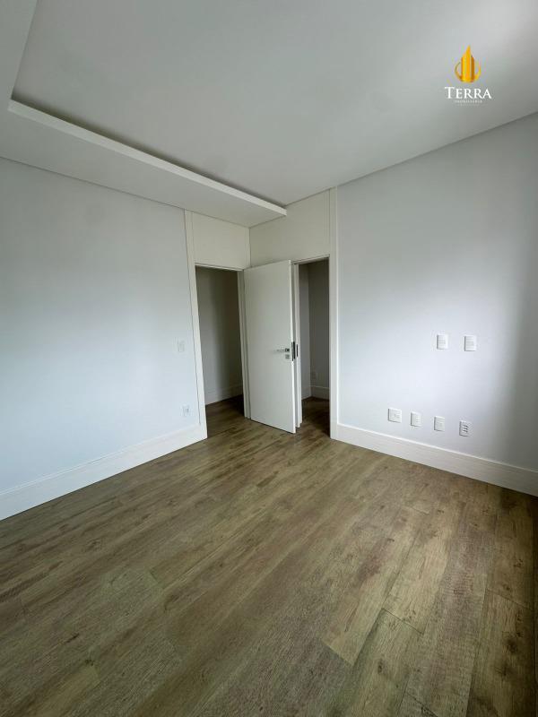 Edifício Ville Del’ Acqua Residence Apartamento com 4 quartos, Centro: 