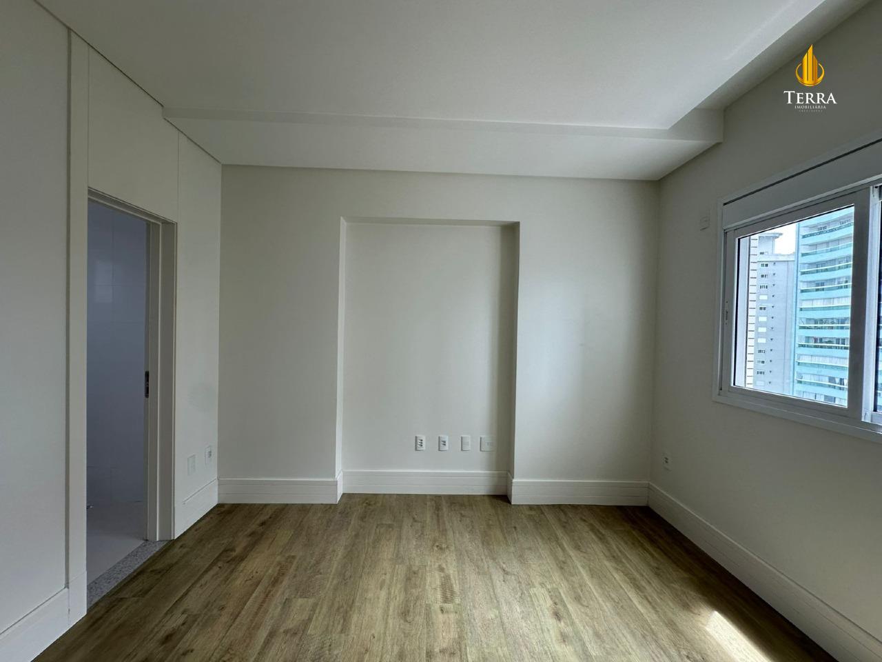 Edifício Ville Del’ Acqua Residence Apartamento com 4 quartos, Centro: 