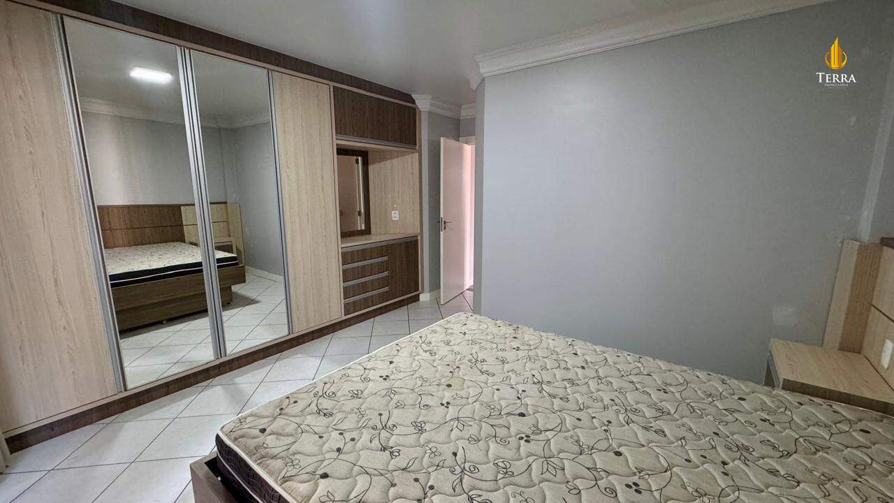 Residencial Clermont Ferrand Apartamento com 3 quartos, Centro: 