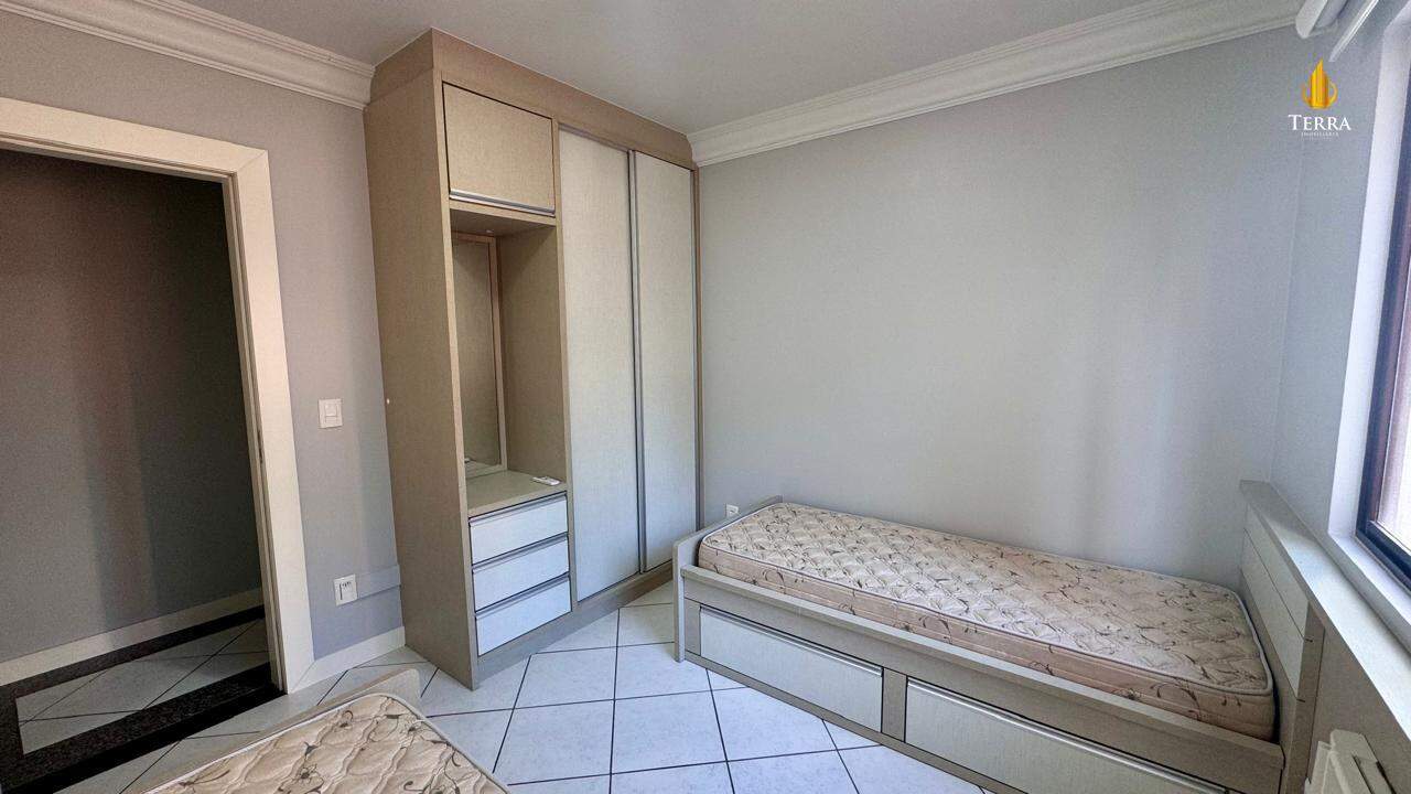 Residencial Clermont Ferrand Apartamento com 3 quartos, Centro: 