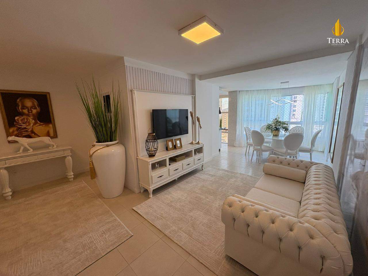 Edifício Residencial Golden Green Apartamento com 3 quartos, Pioneiros: 