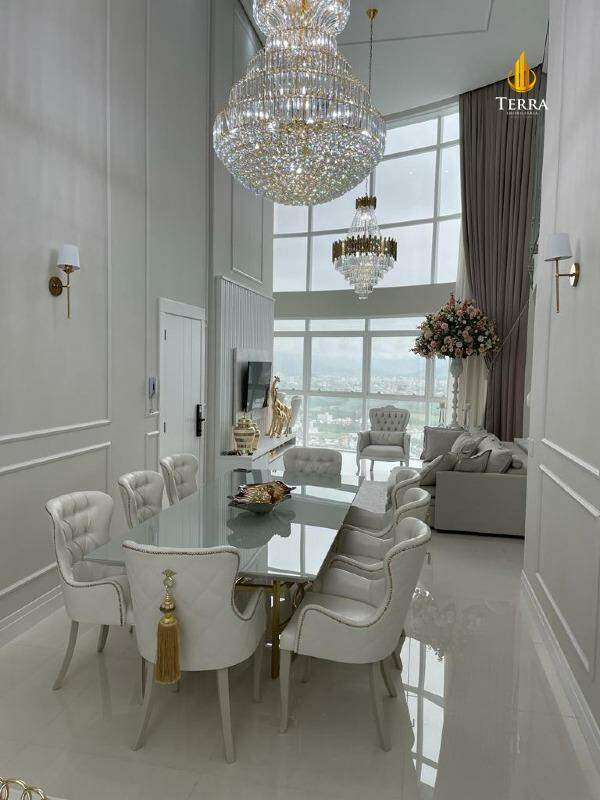 Magnifique Tower Residence Apartamento com 4 quartos, Centro: 