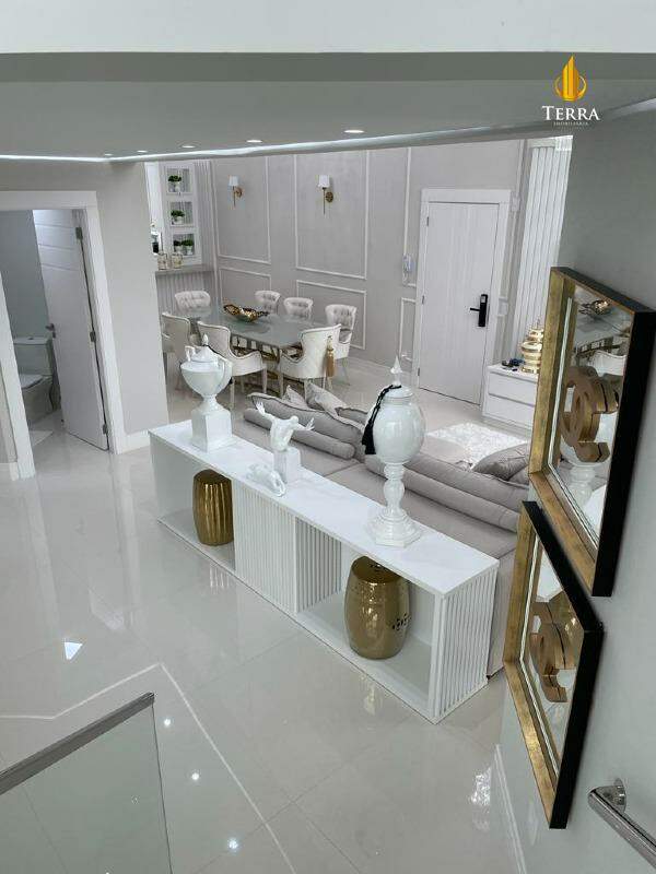 Magnifique Tower Residence Apartamento com 4 quartos, Centro: 