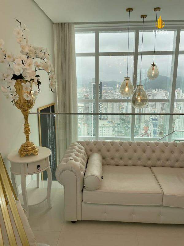 Magnifique Tower Residence Apartamento com 4 quartos, Centro: 