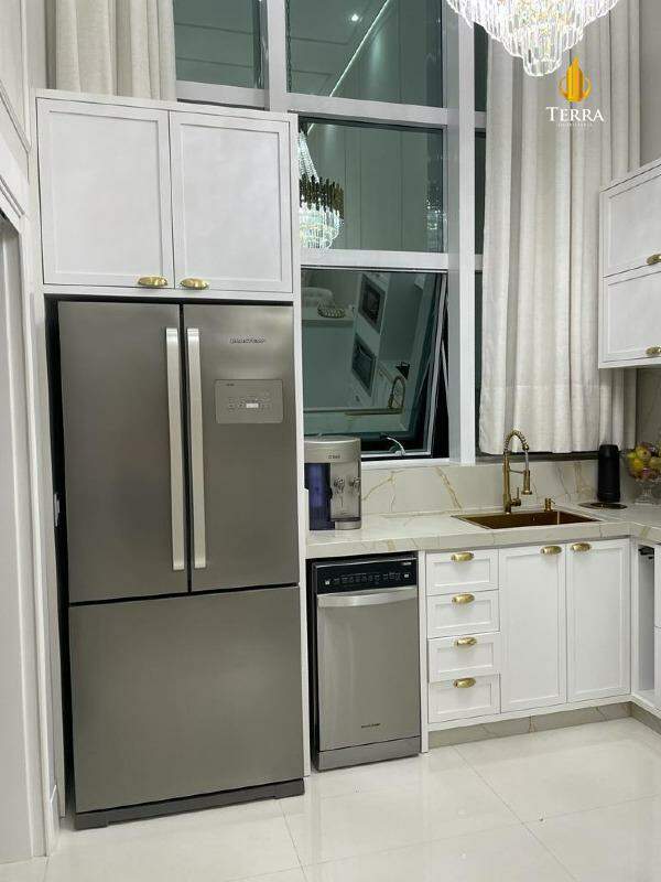 Magnifique Tower Residence Apartamento com 4 quartos, Centro: 
