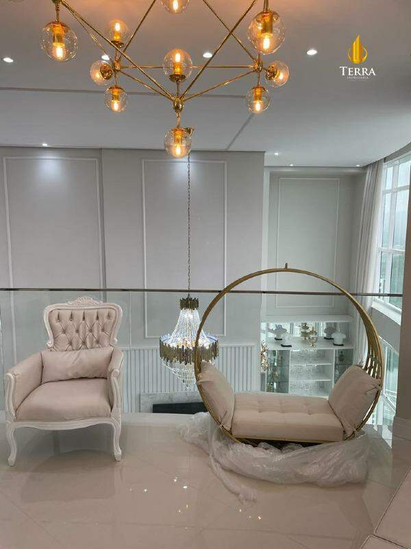 Magnifique Tower Residence Apartamento com 4 quartos, Centro: 
