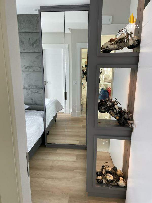 Magnifique Tower Residence Apartamento com 4 quartos, Centro: 