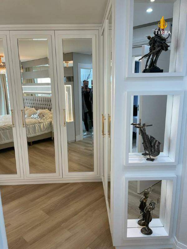 Magnifique Tower Residence Apartamento com 4 quartos, Centro: 