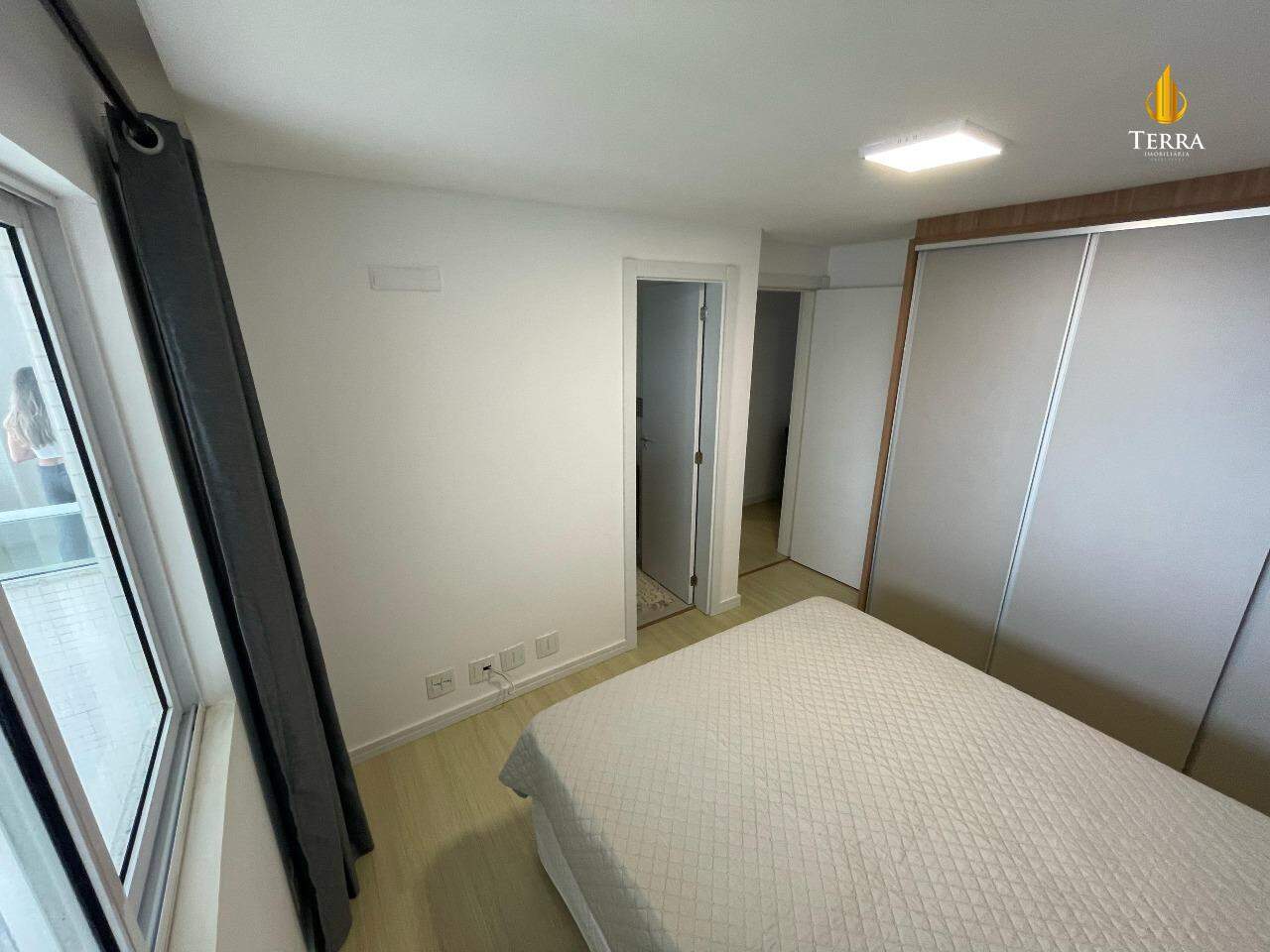 Emerald Apartamento com 3 quartos, Praia Brava: 