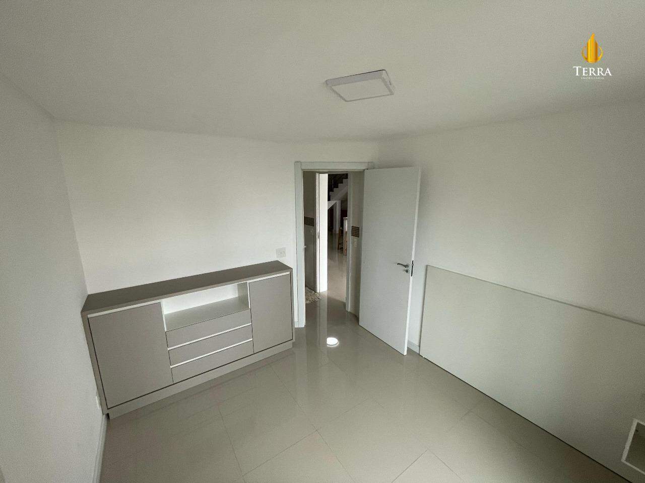 Emerald Apartamento com 3 quartos, Praia Brava: 