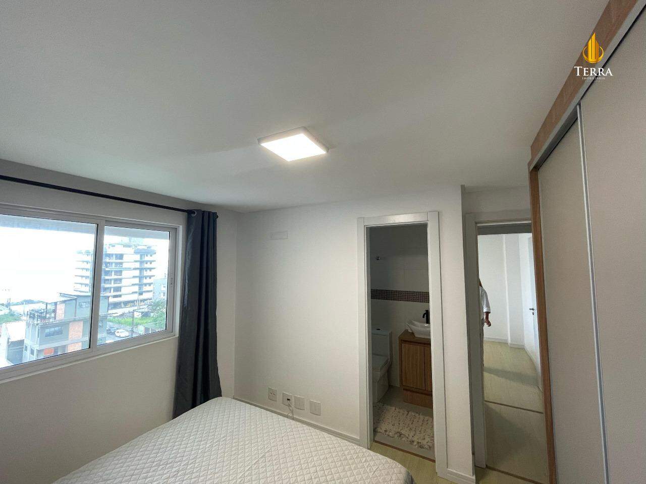 Emerald Apartamento com 3 quartos, Praia Brava: 