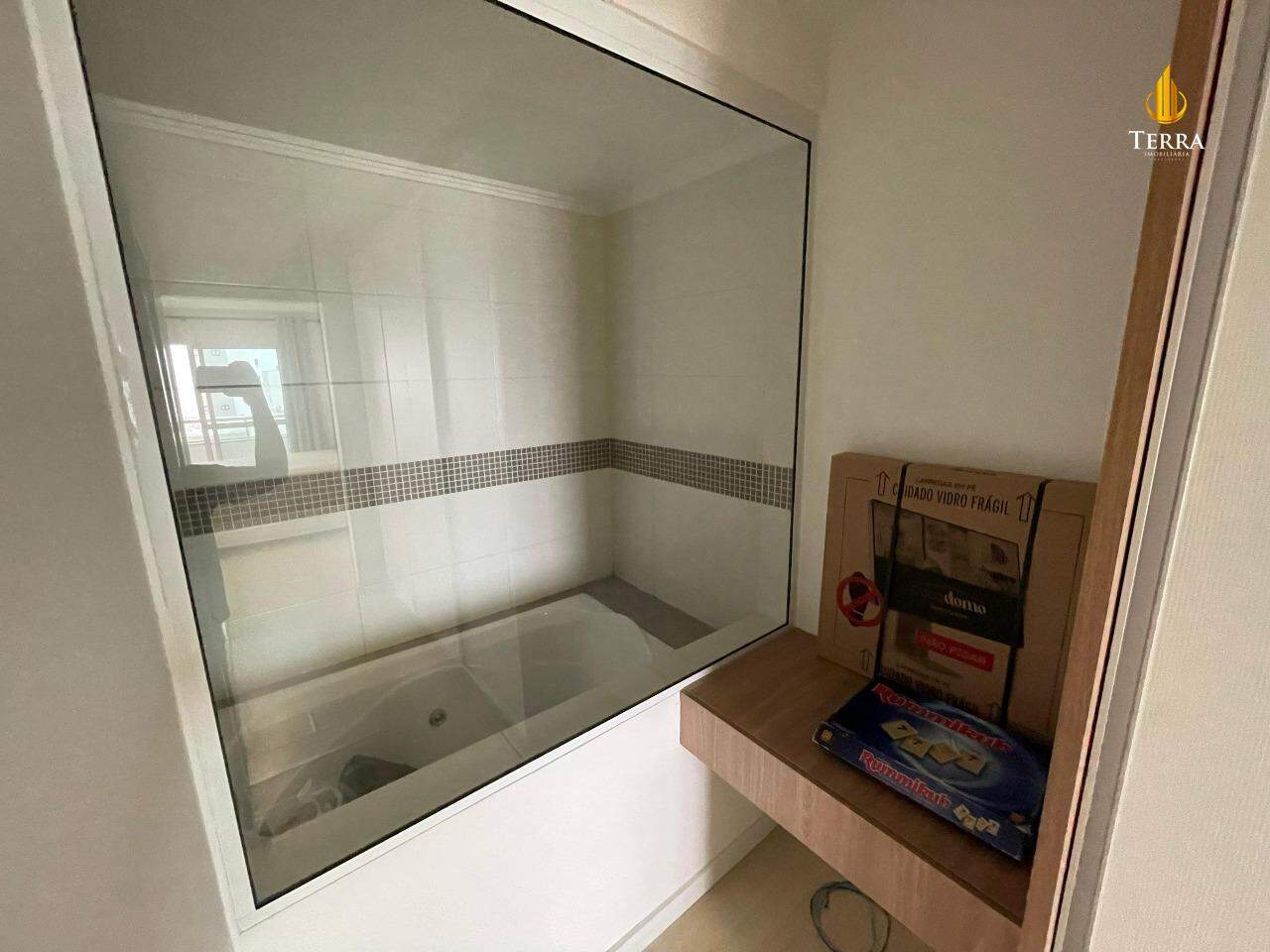 Emerald Apartamento com 3 quartos, Praia Brava: 