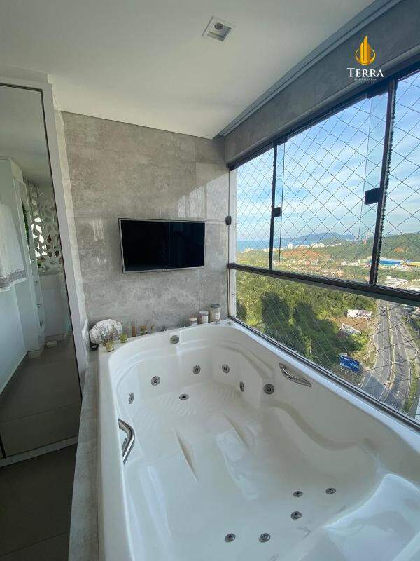 MaxHaus Praia Brava Apartamento com 2 quartos, Praia Brava: 