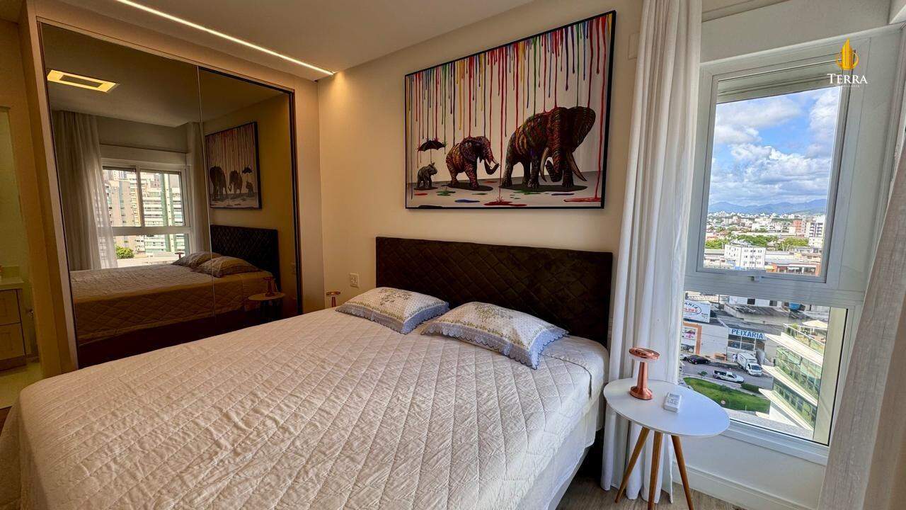 Hamptons Village Apartamento com 3 quartos, Centro: 