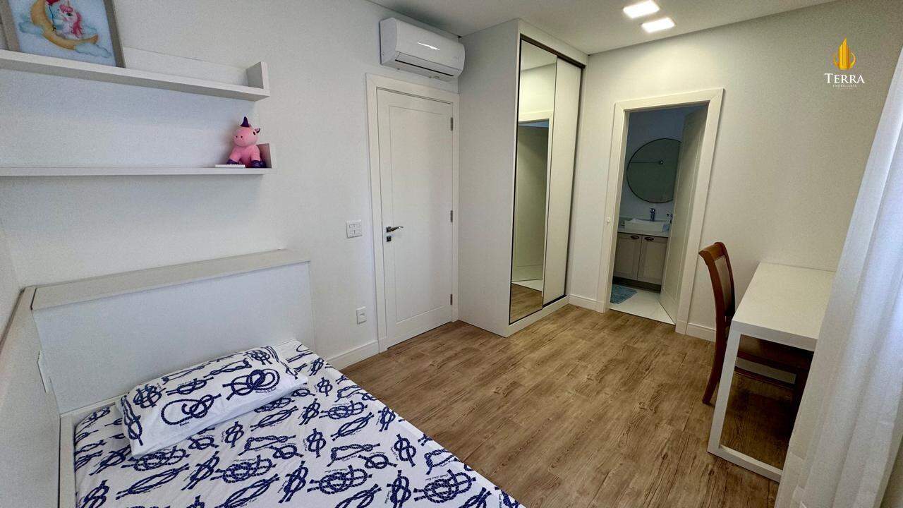 Hamptons Village Apartamento com 3 quartos, Centro: 