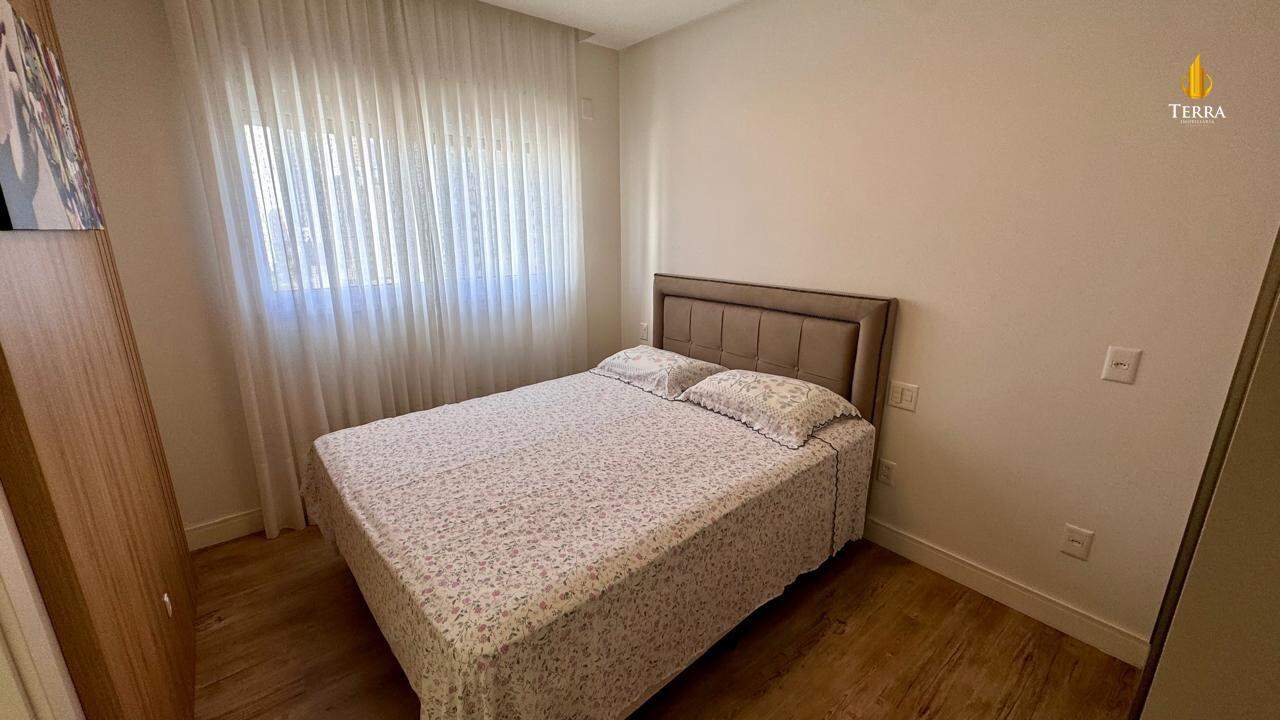 Hamptons Village Apartamento com 3 quartos, Centro: 
