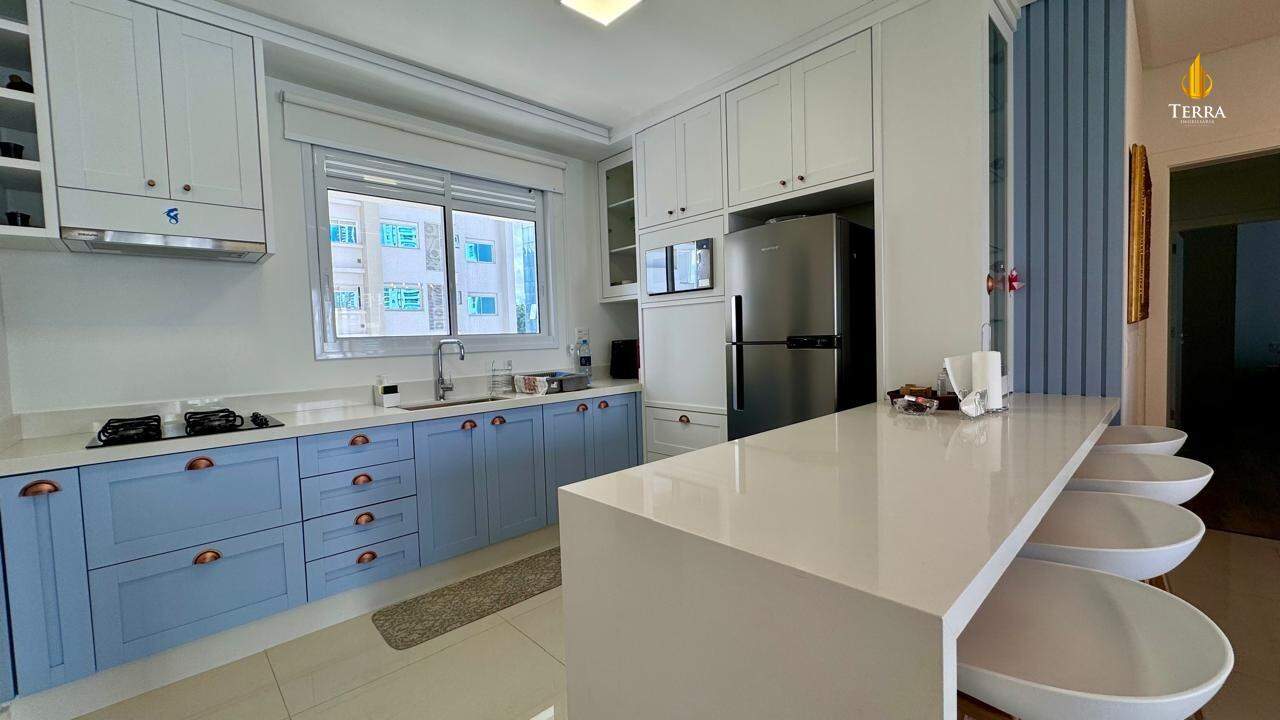 Hamptons Village Apartamento com 3 quartos, Centro: 