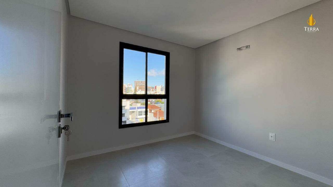Edifício Ilha de Maiorca Apartamento com 2 quartos, Vila Operária: 