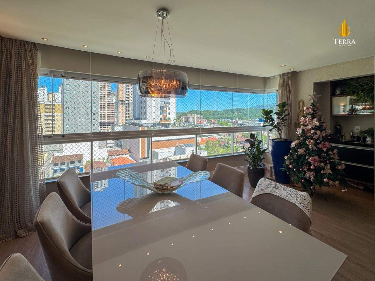 Residencial Haleiwa Apartamento com 3 quartos, Centro: 