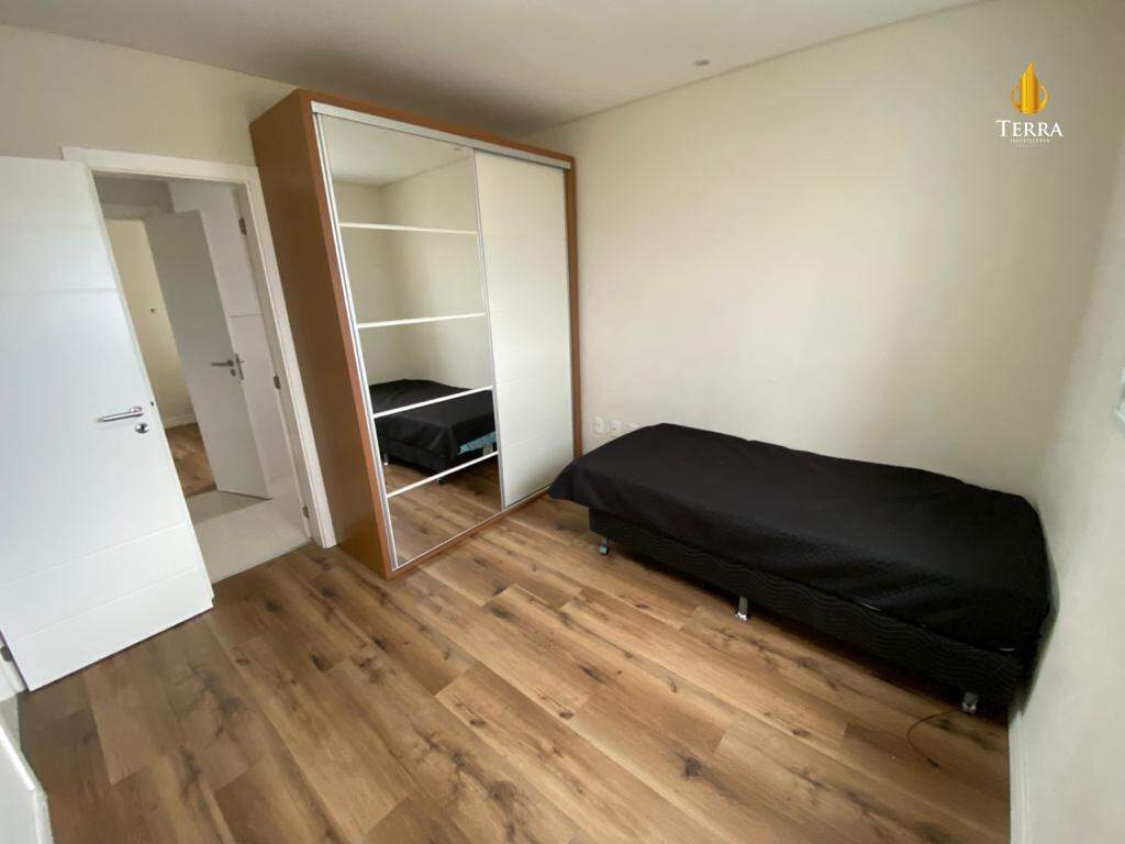  Apartamento com 4 quartos, Centro: 