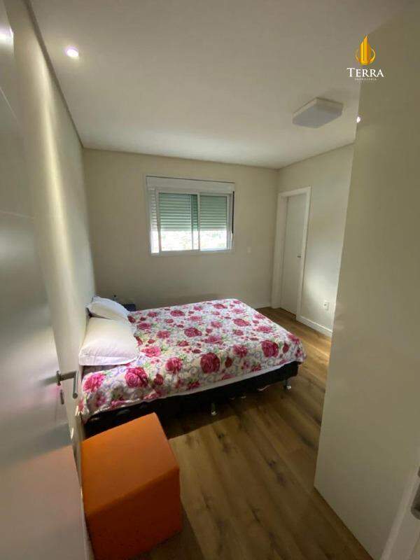  Apartamento com 4 quartos, Centro: 