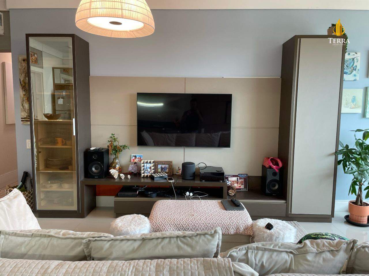 Edifício Porto Madero Apartamento com 2 quartos, Praia Brava: 