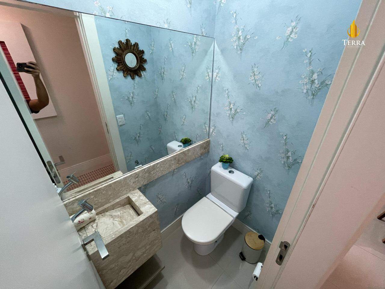 Edifício Porto Madero Apartamento com 2 quartos, Praia Brava: 