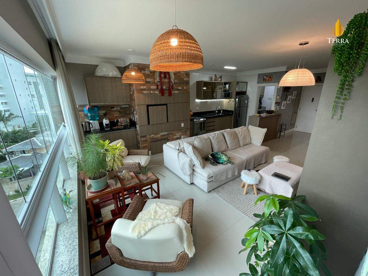 Edifício Porto Madero Apartamento com 2 quartos, Praia Brava: 