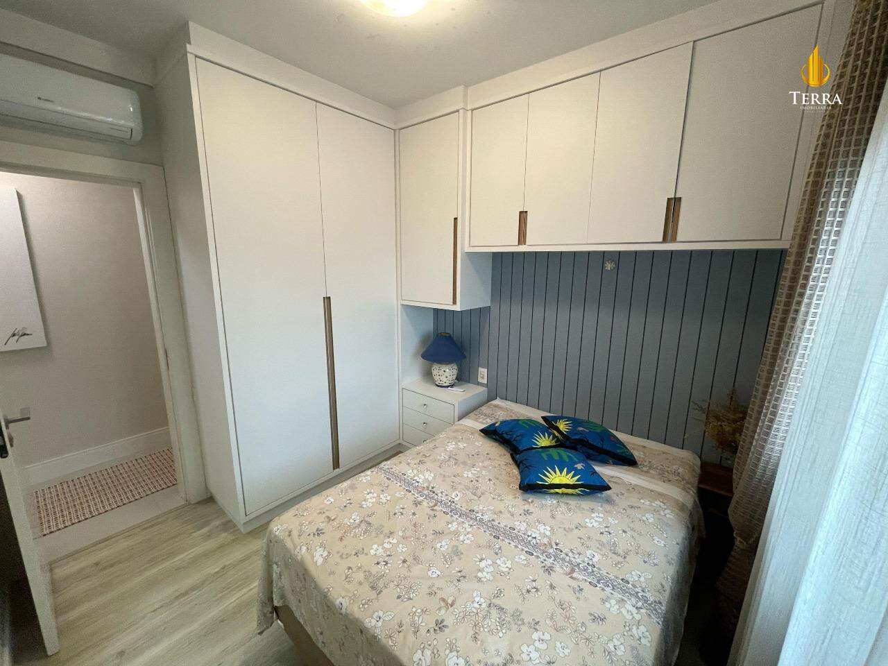 Edifício Porto Madero Apartamento com 2 quartos, Praia Brava: 
