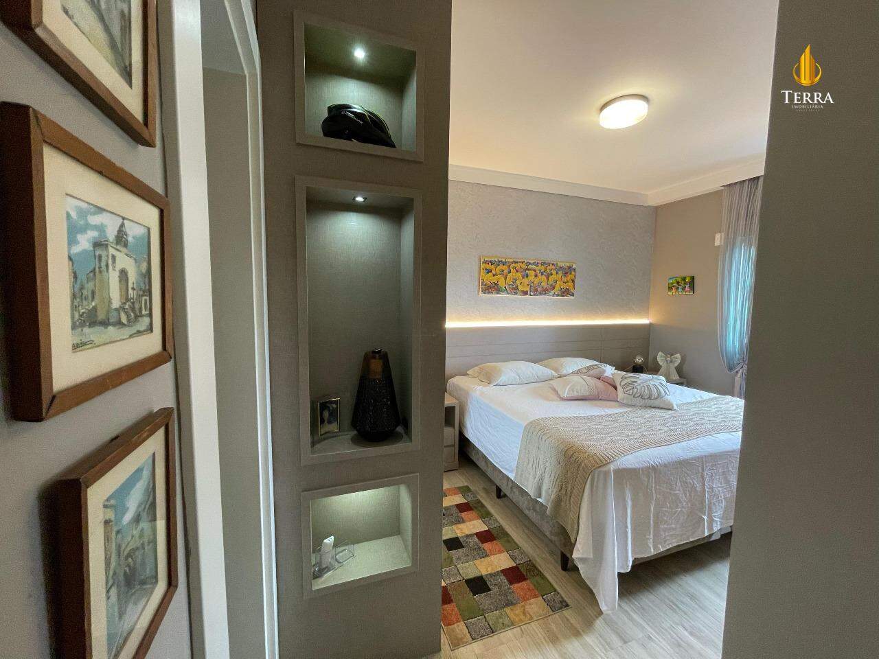 Edifício Porto Madero Apartamento com 2 quartos, Praia Brava: 