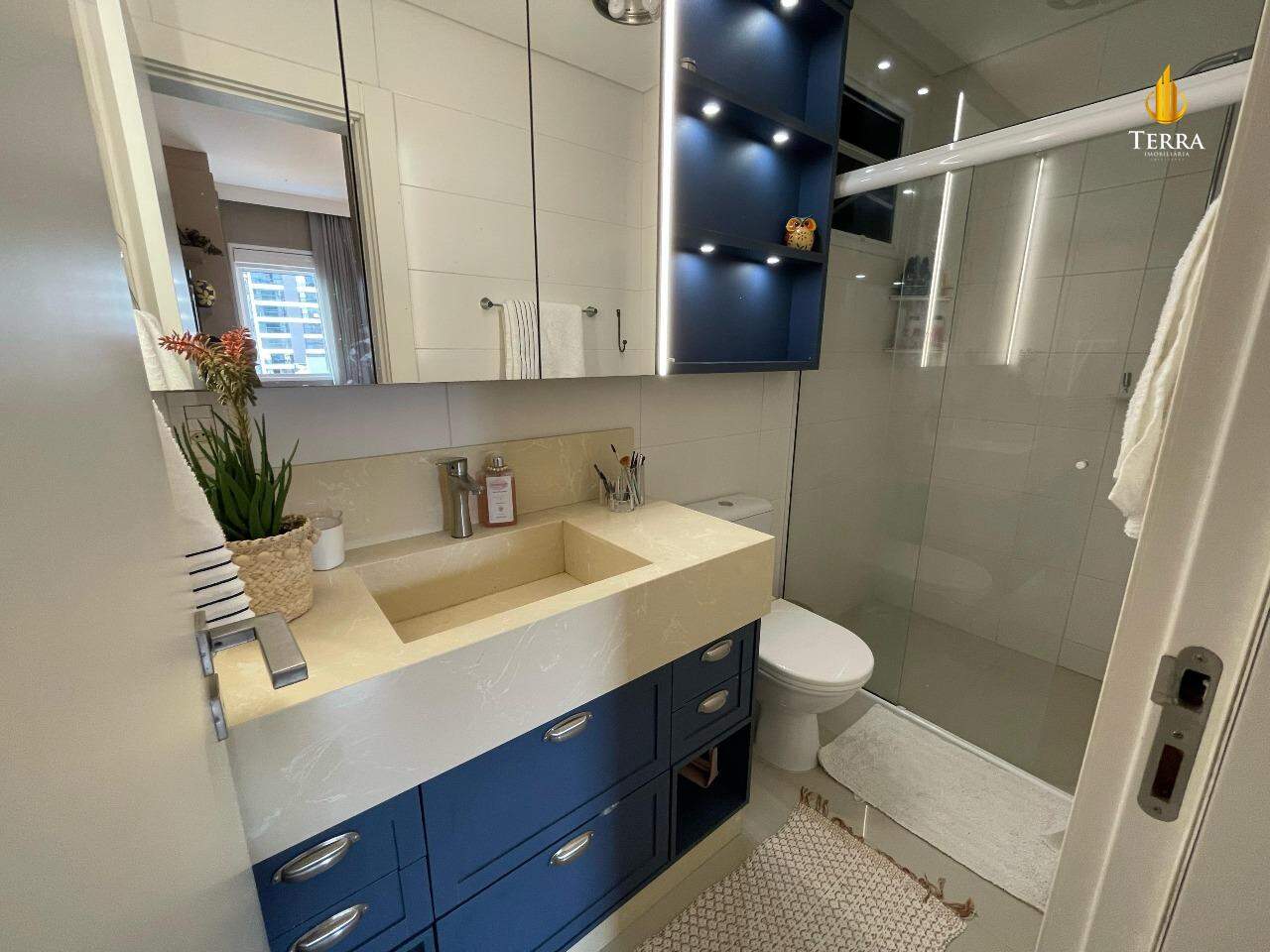 Edifício Porto Madero Apartamento com 2 quartos, Praia Brava: 