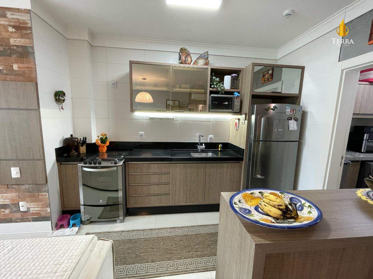 Edifício Porto Madero Apartamento com 2 quartos, Praia Brava: 
