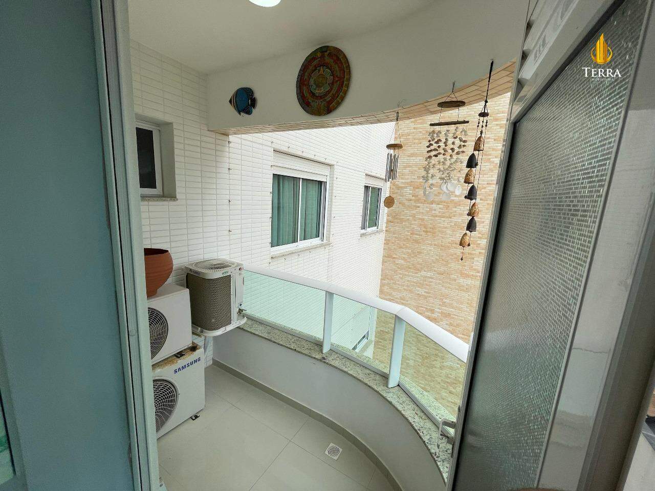 Edifício Porto Madero Apartamento com 2 quartos, Praia Brava: 