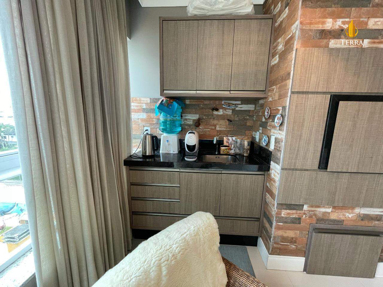 Edifício Porto Madero Apartamento com 2 quartos, Praia Brava: 