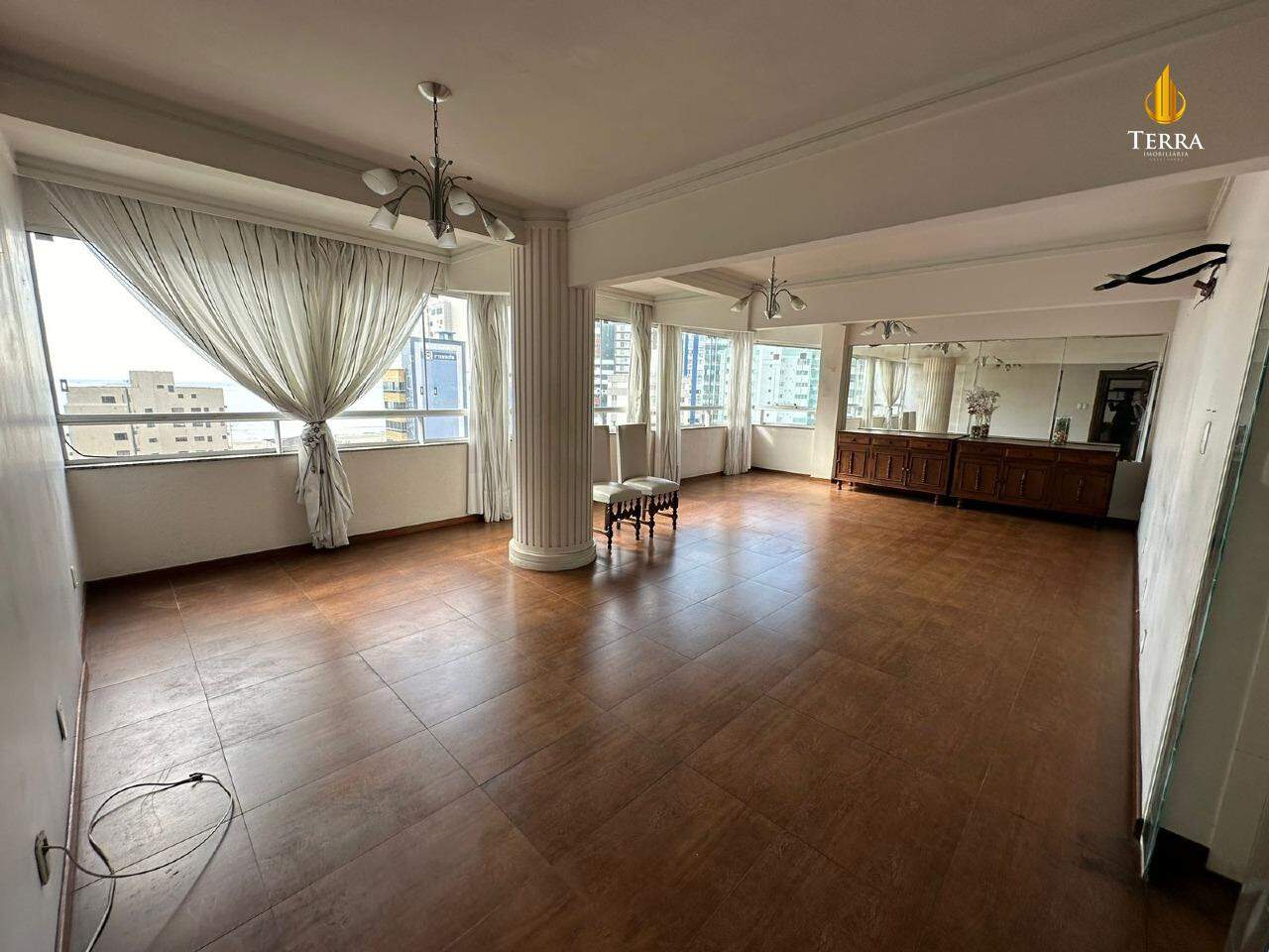 Edificio Dom Fernando Apartamento com 4 quartos, Centro: 