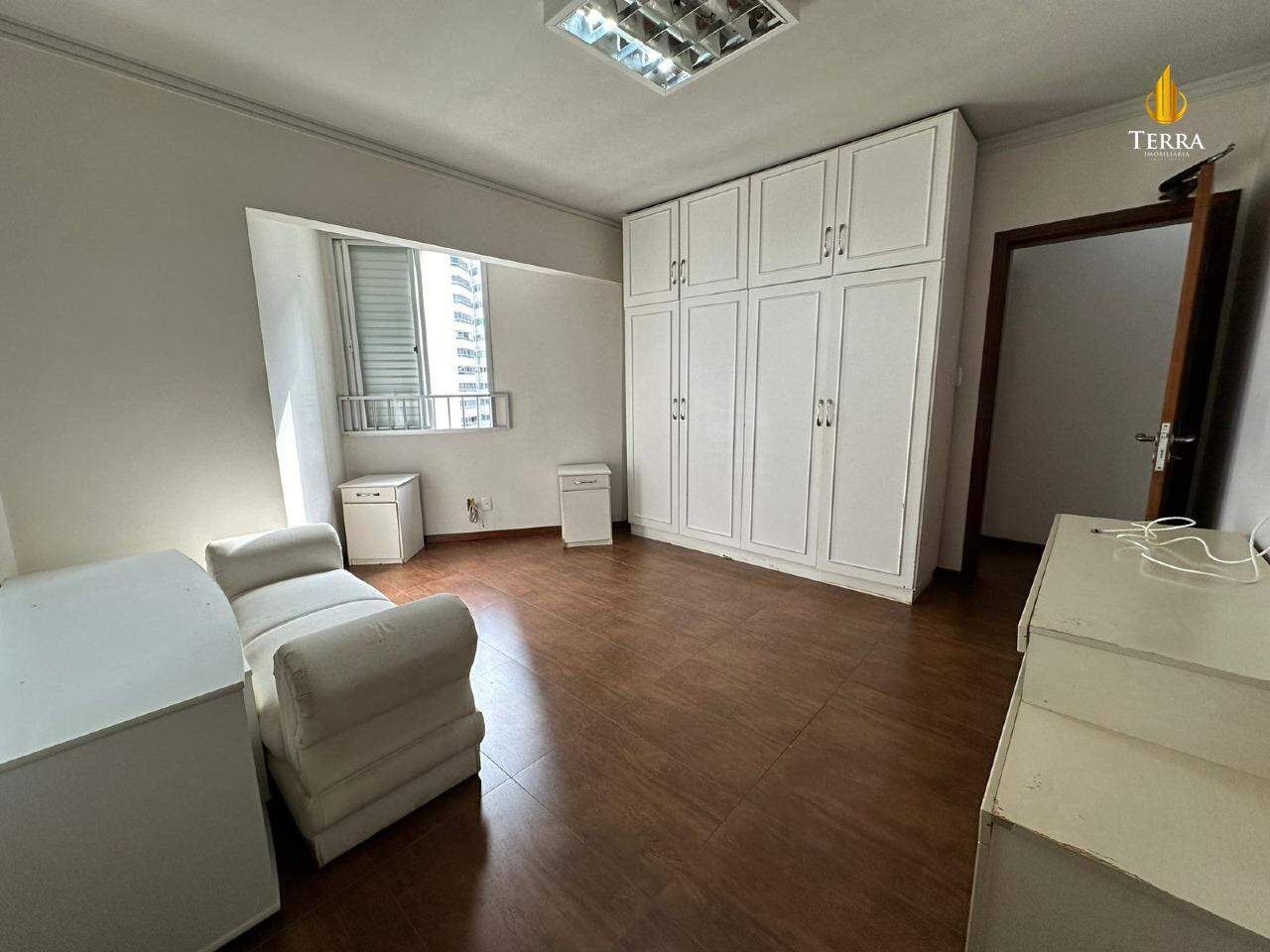 Edificio Dom Fernando Apartamento com 4 quartos, Centro: 