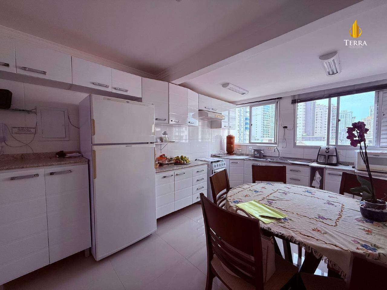 Edifício Alfa Centauro Apartamento com 3 quartos, Centro: 