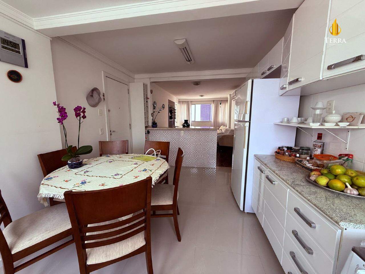 Edifício Alfa Centauro Apartamento com 3 quartos, Centro: 