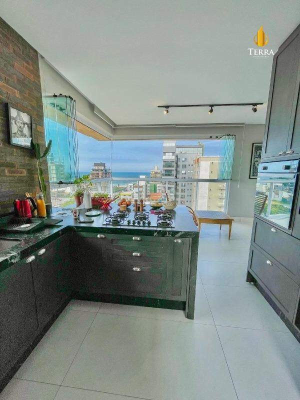 Condomínio Helicônia Apartamento com 2 quartos, Praia Brava: 