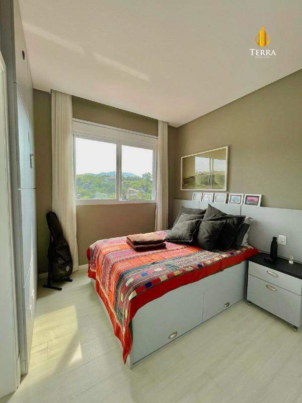 Condomínio Helicônia Apartamento com 2 quartos, Praia Brava: 