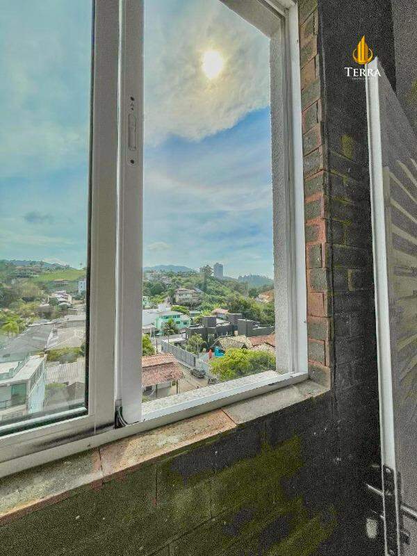 Condomínio Helicônia Apartamento com 2 quartos, Praia Brava: 