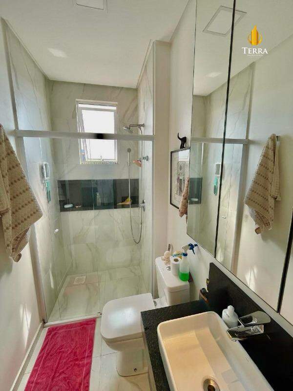 Condomínio Helicônia Apartamento com 2 quartos, Praia Brava: 