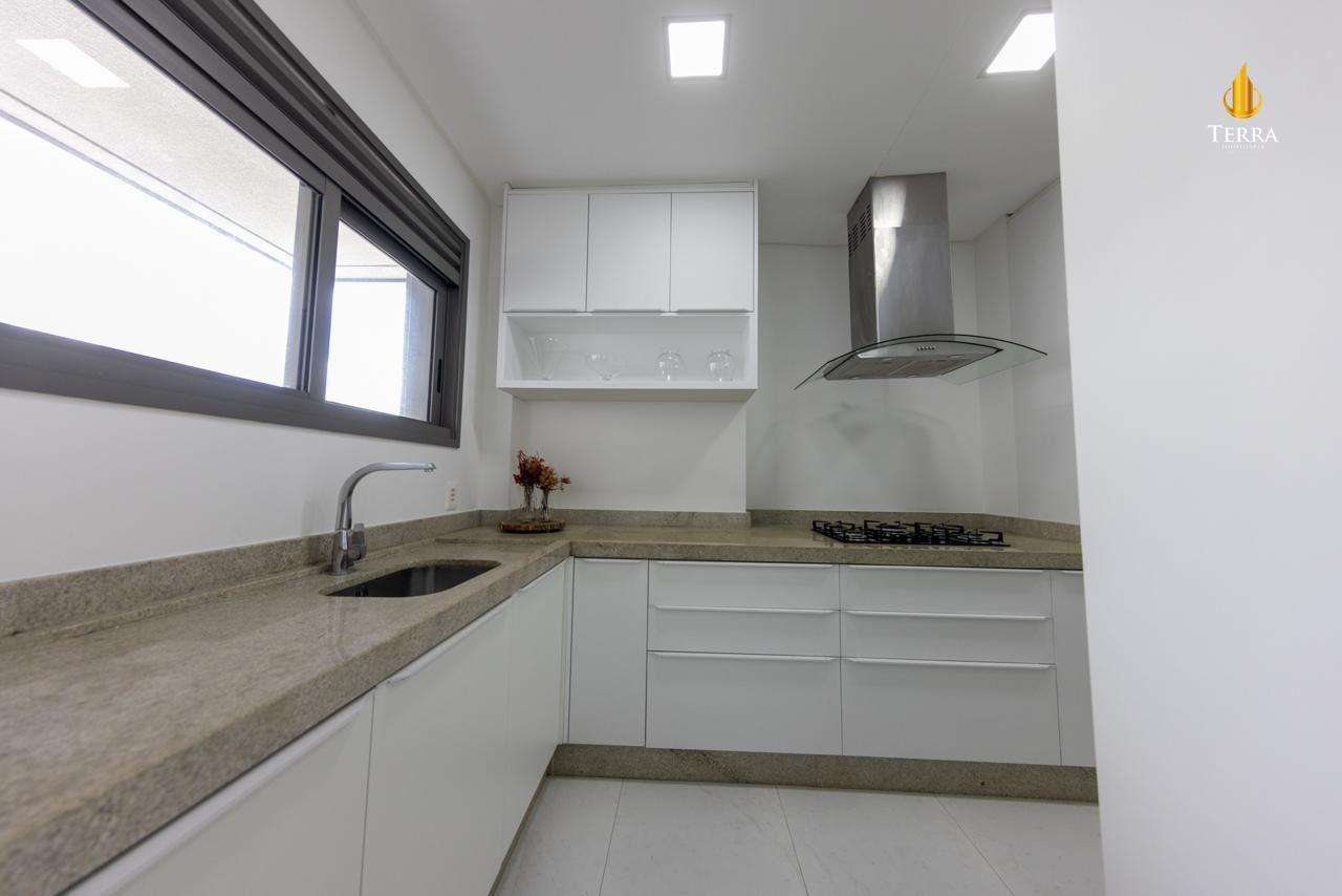 Royal Tower Residence Apartamento com 4 quartos, Centro: