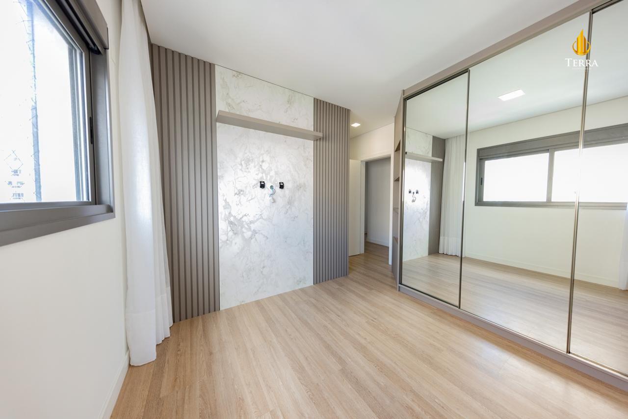 Royal Tower Residence Apartamento com 4 quartos, Centro: