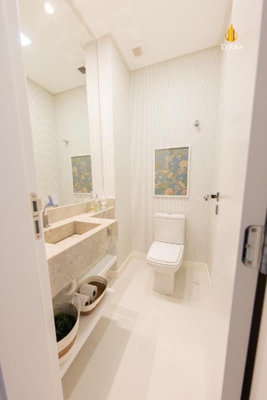 Royal Tower Residence Apartamento com 4 quartos, Centro: